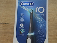Elektrische tandenborstel braun oral b io series 4 matt black (b435) - afbeelding 3 van  4