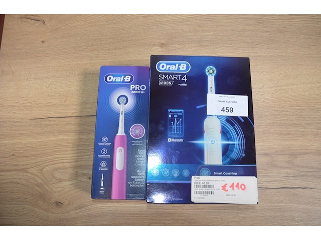 Elektrische tandenborstel braun oral b smart 4 4100 s white en braun oral b pro junior 6+ purple (b435) - afbeelding 1 van  6