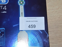 Elektrische tandenborstel braun oral b smart 4 4100 s white en braun oral b pro junior 6+ purple (b435) - afbeelding 2 van  6