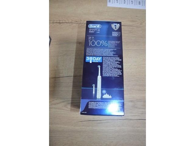Elektrische tandenborstel braun oral b smart 4 4100 s white en braun oral b pro junior 6+ purple (b435) - afbeelding 4 van  6