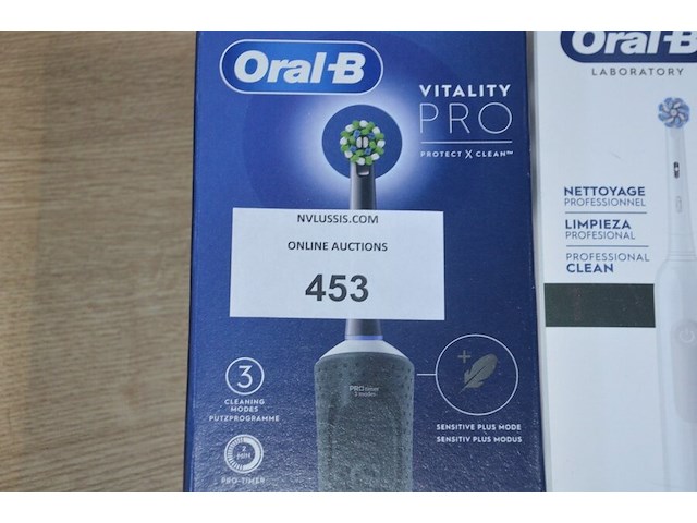 Elektrische tandenborstels baun vitality pro black en braun oral b laboratory white (b435) - afbeelding 2 van  6