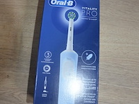 Elektrische tandenborstels braun oral b genius x midnight black en braun oral b pro vitality vapor blue (b435) - afbeelding 5 van  6