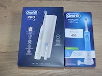 Elektrische tandenborstels braun oral b pro 3 series travel edition en braun oral b vitality 100 (b435) - afbeelding 1 van  6