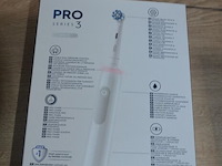 Elektrische tandenborstels braun oral b pro 3 series travel edition en braun oral b vitality 100 (b435) - afbeelding 4 van  6