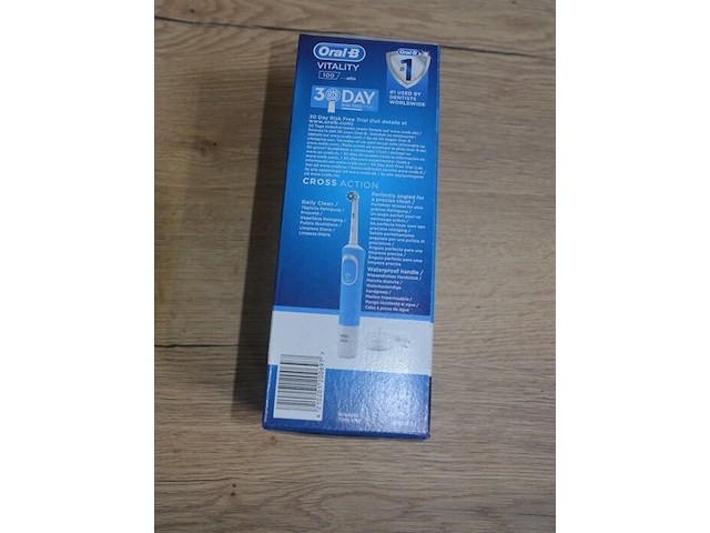 Elektrische tandenborstels braun oral b pro 3 series travel edition en braun oral b vitality 100 (b435) - afbeelding 6 van  6