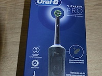 Elektrische tandenborstels braun oral b pro series 1 travel edition pink en braun oral b vitality pro black (b435) - afbeelding 5 van  6