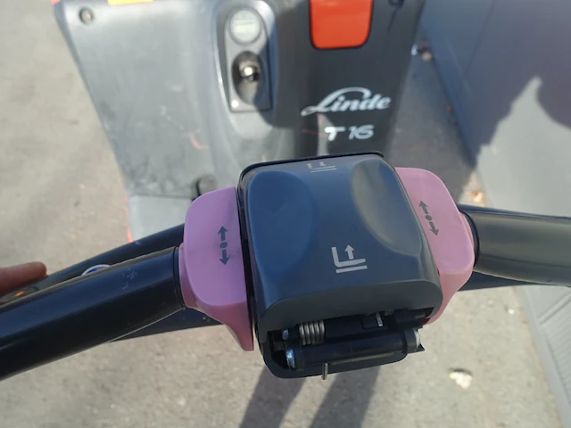 Elektrische transpallet linde - afbeelding 6 van  8