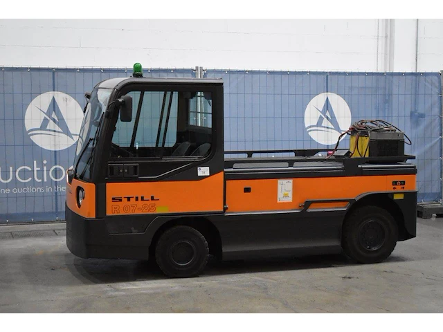 Elektrische trekker linde p250 2500kg - afbeelding 1 van  1