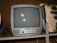 Elektrische verwarming, kleuren tv salora, 3 sigarettenmachientjes, 6 dames uurwerken, ukelele set, planningsbord - afbeelding 4 van  8