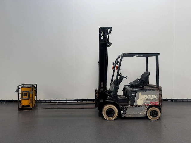 Elektrische vorkheftruck tcm fb25-7 elektrisch 2500kg 7.0m 2011 - afbeelding 1 van  1