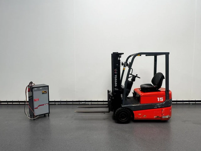 Elektrische vorkheftruck toyota fbesf15 elektrisch 1500kg 3m 1999 - afbeelding 1 van  1