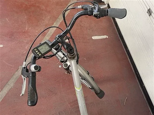 Elektrische vrouwenfiets - afbeelding 4 van  5