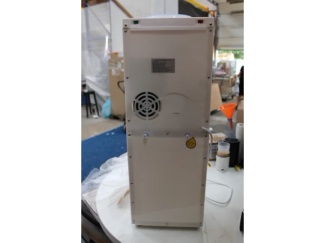 Elektrische waterdispenser (warm/koud water) - afbeelding 3 van  4