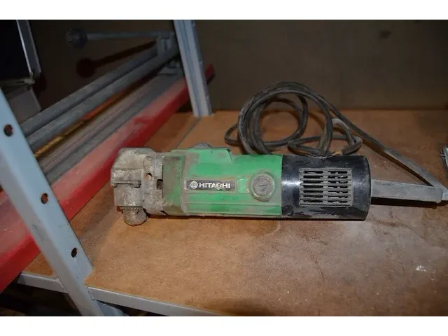 Elektrische wipzaag black&decker dn521, elektrische vlakschuurder bosch pss 200 a , elektrisch boormachine hitachi d10ya - afbeelding 3 van  11