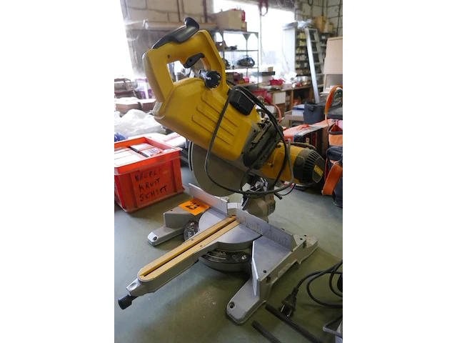 Elektrishe afkortzaagmachine dewalt - afbeelding 2 van  5