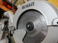 Elektrishe afkortzaagmachine dewalt - afbeelding 4 van  5
