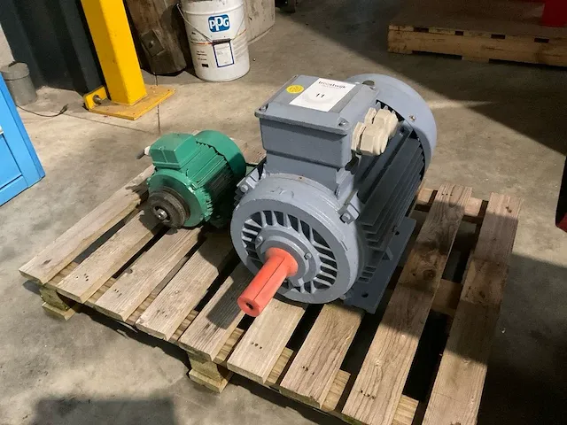 Elektromotor (2x) - afbeelding 1 van  4