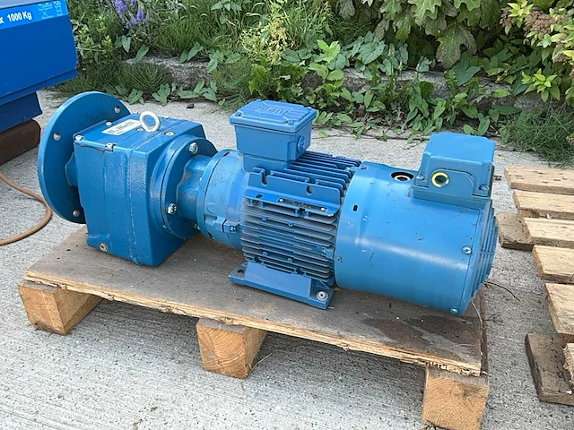Elektromotor met reductie - afbeelding 2 van  5