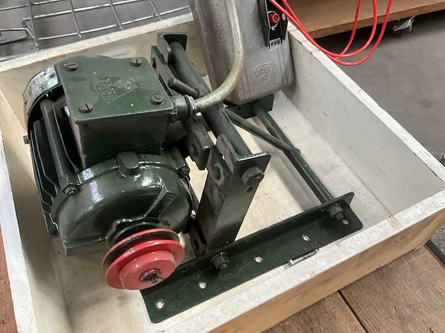 Elektromotor - afbeelding 4 van  8