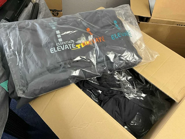 Elevate t-shirt partij diverse werkkleding - afbeelding 3 van  3