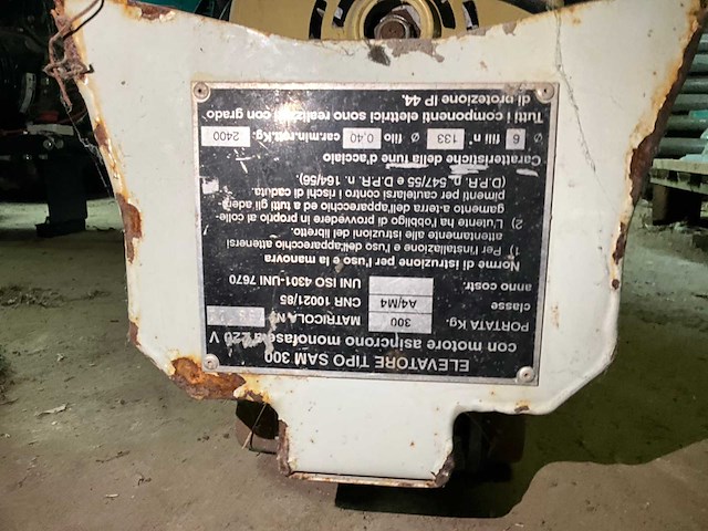 Elevator tip sam 300 beta met hijslier - afbeelding 2 van  5