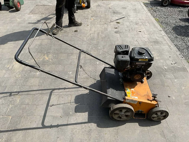 Eliet 501 verticuteermachine - afbeelding 5 van  5