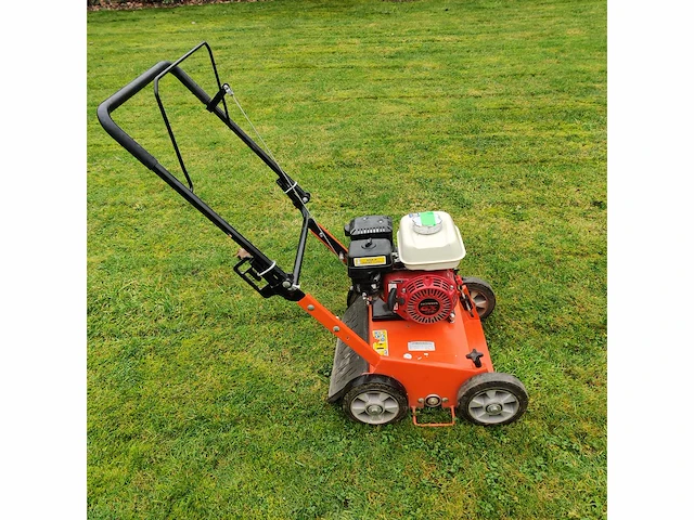 Eliet e401 verticuteermachine - afbeelding 1 van  9