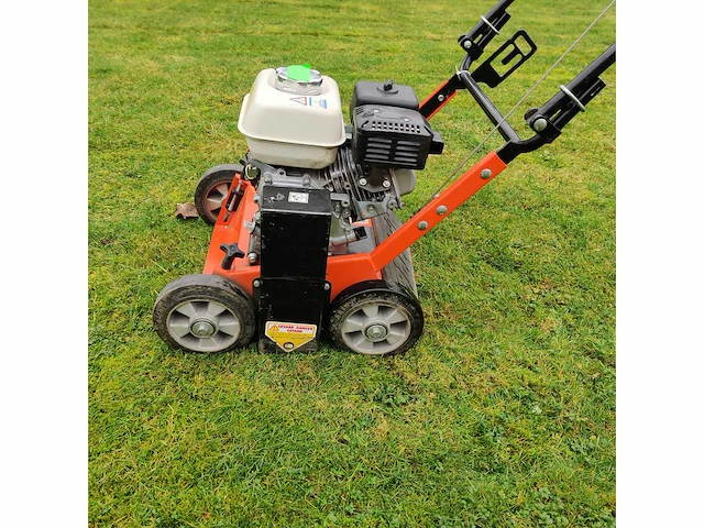 Eliet e401 verticuteermachine - afbeelding 2 van  9