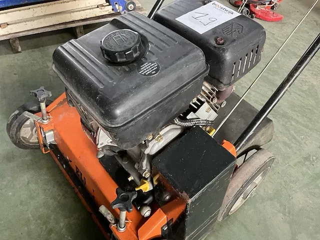 Eliet verticuteermachine - afbeelding 6 van  8