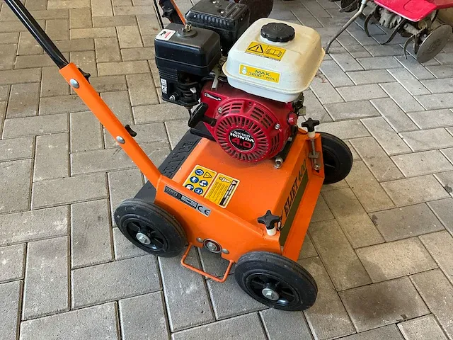 Eliet verticuteermachine - afbeelding 2 van  4