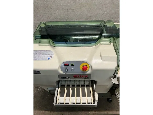 Elixa xp b249 xs semi automatisch weeg-inpak -etiketeer machine - afbeelding 8 van  11