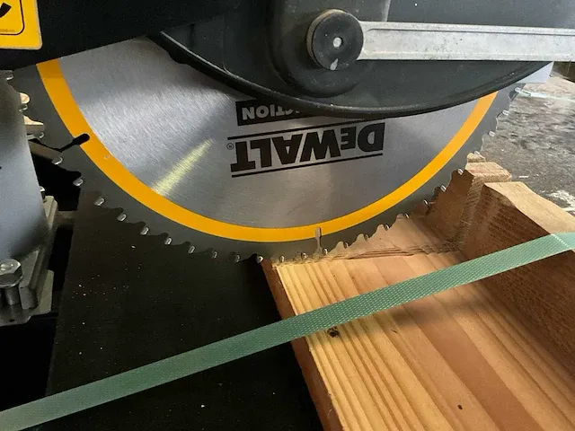 Elu ras 8103a1 afkortcirkelzaagmachine - afbeelding 7 van  10