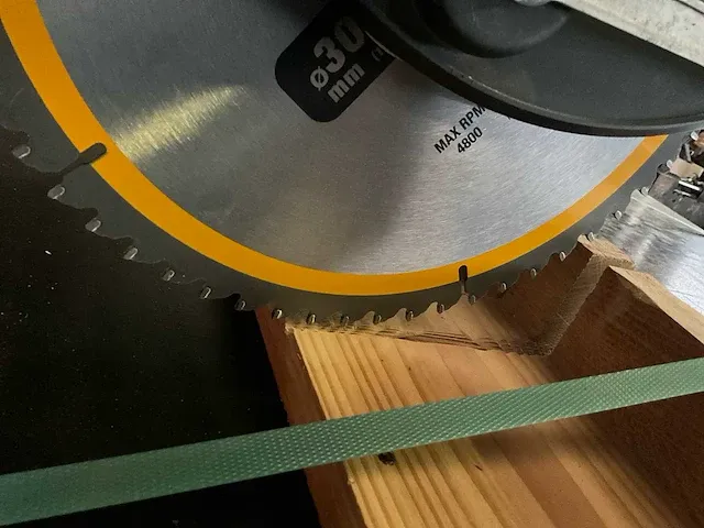Elu ras 8103a1 afkortcirkelzaagmachine - afbeelding 8 van  10
