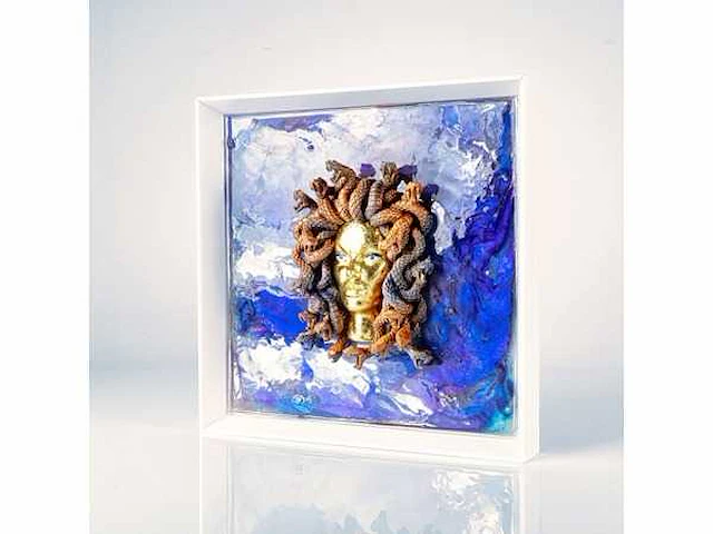 Elvira lopez - "la medusa n3" - sculptuur van medusa buste - 3d kunst op epoxy kunst frame van 40x40 cm. 1/1 - afbeelding 5 van  6