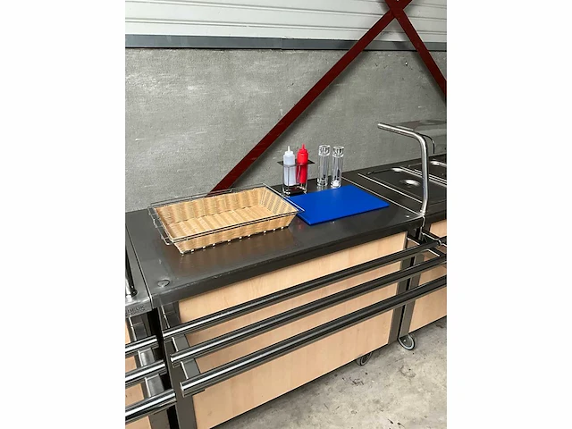 Emainox - warm en koud uitgifte buffet - afbeelding 2 van  26