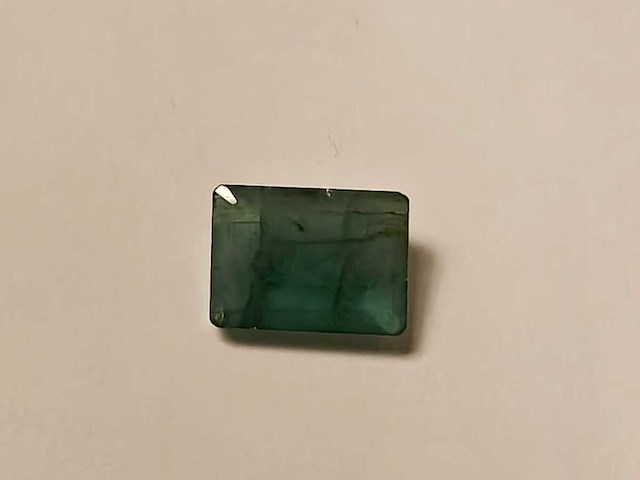 Emerald rechthoekig gevormd-natuurlijk groen gewonnen -4,2 cts - afbeelding 1 van  5