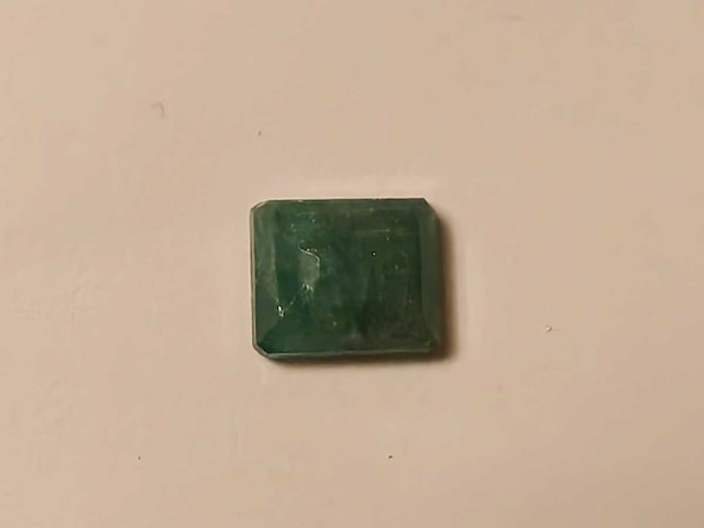 Emerald rechthoekig gevormd-natuurlijk groen gewonnen -4,5 cts - afbeelding 1 van  6