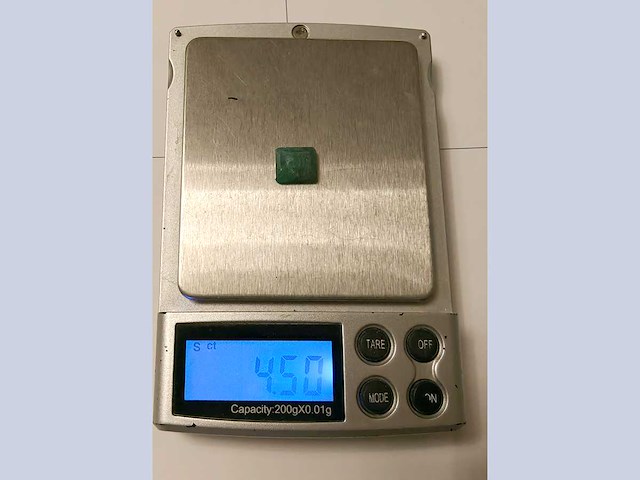 Emerald rechthoekig gevormd-natuurlijk groen gewonnen -4,5 cts - afbeelding 2 van  6