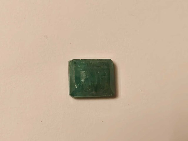 Emerald rechthoekig gevormd-natuurlijk groen gewonnen -4,5 cts - afbeelding 4 van  6