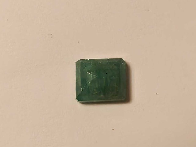 Emerald rechthoekig gevormd-natuurlijk groen gewonnen -4,5 cts - afbeelding 6 van  6
