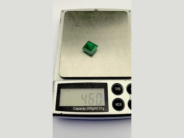 Emerald square shaped-natural green mijnen -4,6 cts - afbeelding 2 van  5