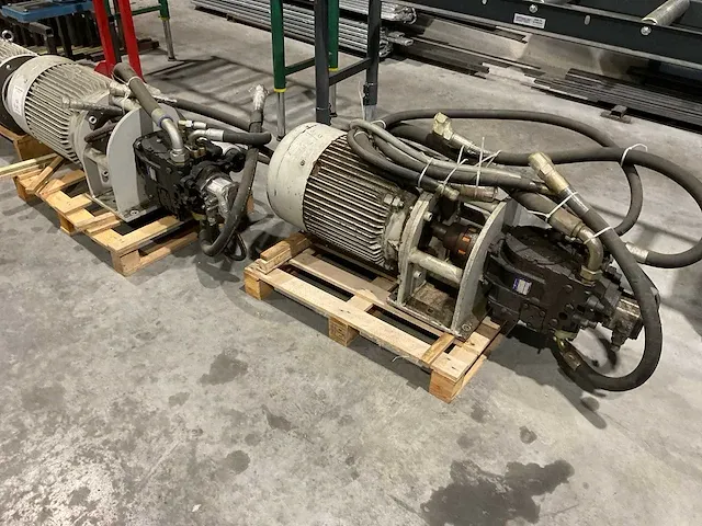Emi-sauer hydraulisch aggregaat (2x) - afbeelding 1 van  4