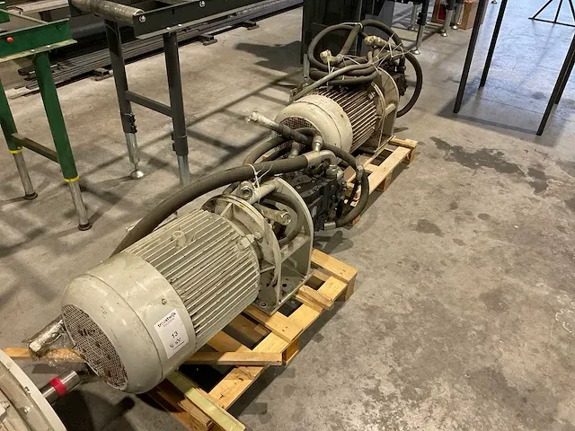 Emi-sauer hydraulisch aggregaat (2x) - afbeelding 2 van  4
