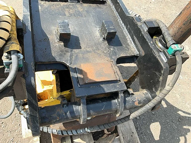 Encon ec30 tiltrotator ander grondverzetmaterieel - afbeelding 8 van  16