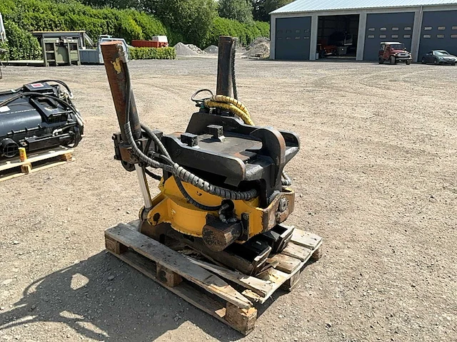 Encon ec30 tiltrotator ander grondverzetmaterieel - afbeelding 10 van  16
