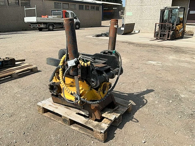 Encon ec30 tiltrotator ander grondverzetmaterieel - afbeelding 14 van  16