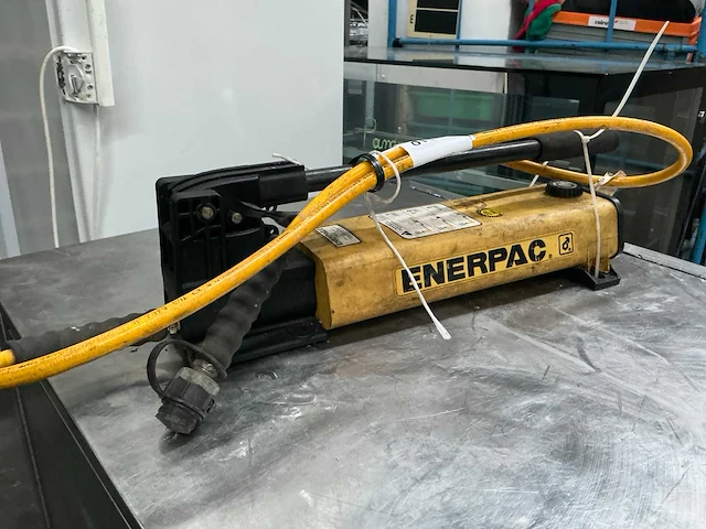 Enerpac p802 hydraulische handpomp - afbeelding 2 van  5