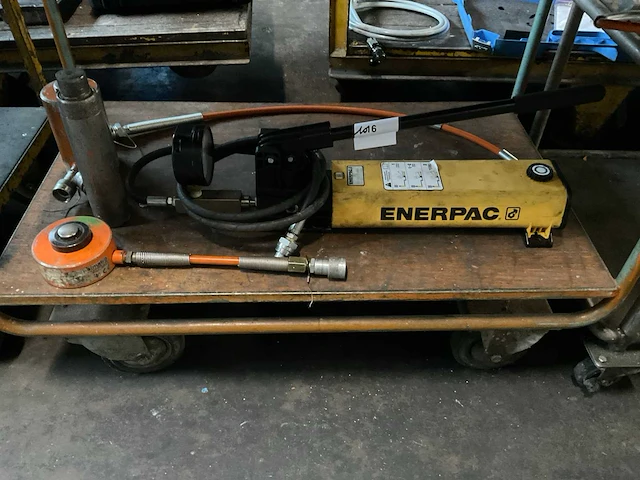 Enerpac si/700 hydraulische pomp met 3 stempels - afbeelding 1 van  5