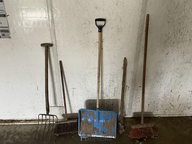 Enige handgereedschappen - afbeelding 2 van  4