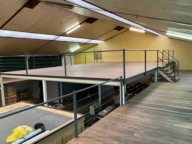 Entresolvloer verdieping hout/staal 330 m2 - afbeelding 10 van  35